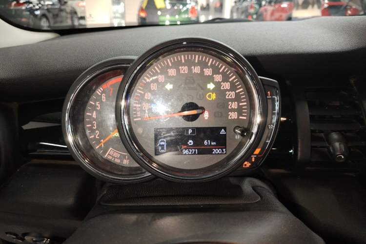 Used  MINI 2018 1.5T COOPER Classic Edition Five-Door Version
