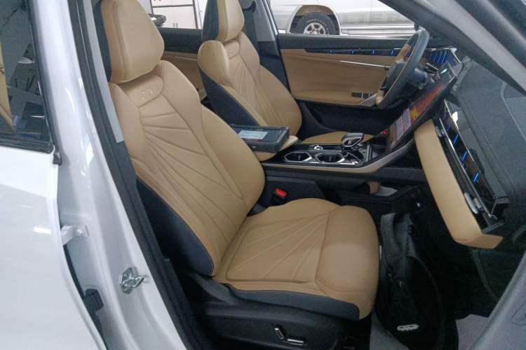 Used Geely Auto FX11 2023 1.5TD DCT Prestige Edition