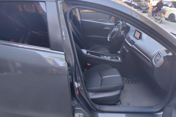 Used Mazda Mazda 3 Axela 2017 Sedan 1.5L Automatic Luxury Model Emission Standard China V