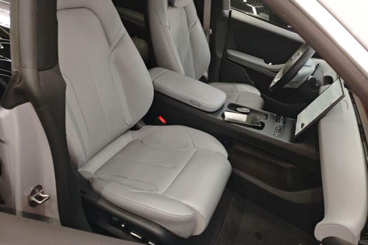 Used Nio ET5T 2023 75 kWh Touring