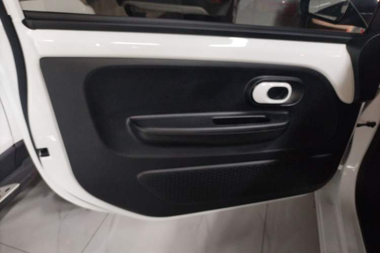 Used Roewe Clever 2021 302 km New Four-Seater Super-Efficient Version
