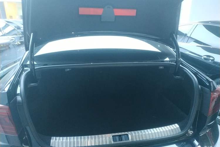 Used Volkswagen Magotan 2023 2 Million Units Limited Edition 330TSI DSG Leading Version
