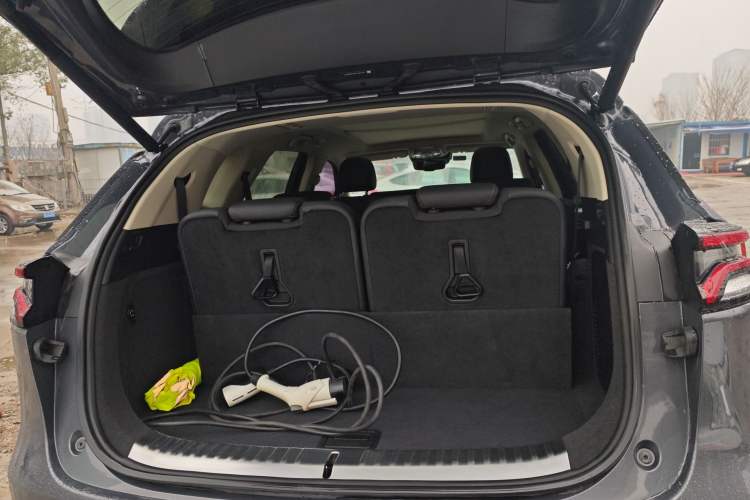 Used BYD Tang New Energy 2018 DM 2.0T All-Wheel Drive Smart Connectivity Luxury Model 7 Seats China V Emission Standard
