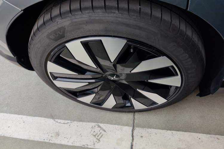 Used Polestar 4 2023 Single-Motor Long-Range PLUS