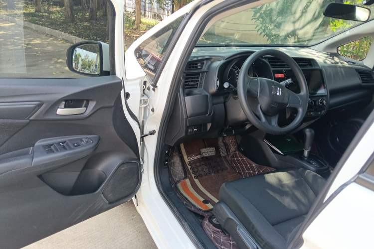 Used Honda Fit 2016 1.5L LXS CVT Comfort Sunroof Version
