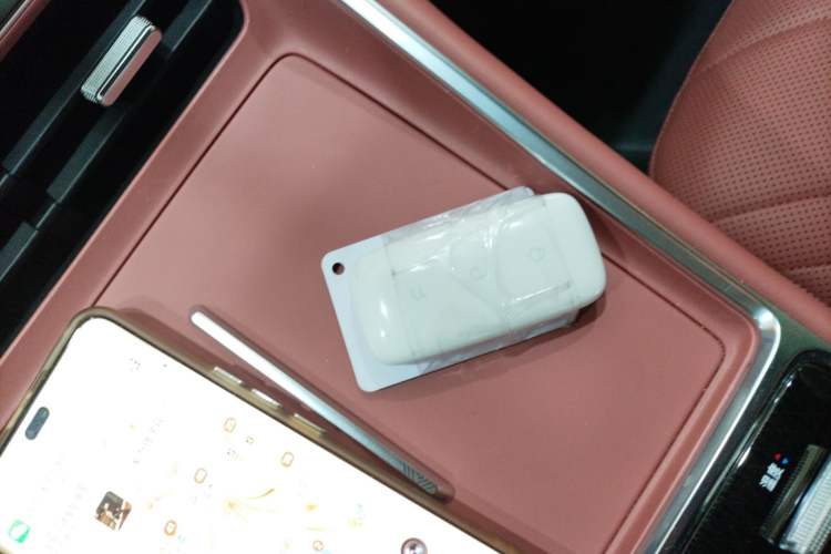 Used  L6 2025 EM-i 140km Starship Edition
