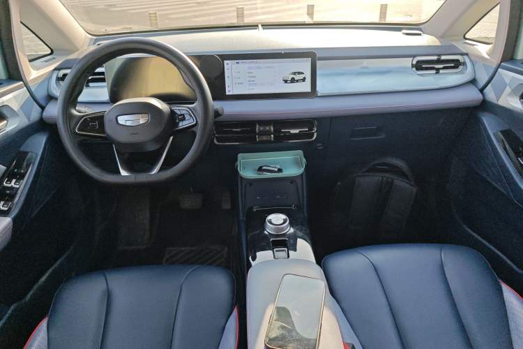 Used Geometry E Firefly 2022 401 km Linglong Tiger 4 Seats