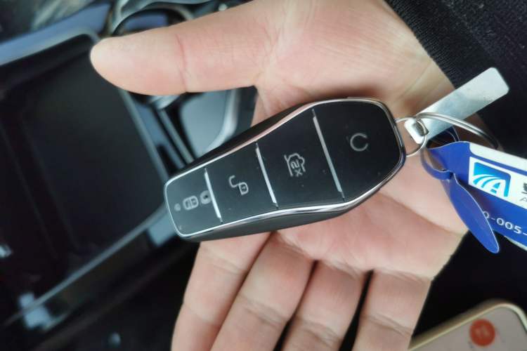 Used BYD Song MAX New Energy 2022 DM-i 105KM Flagship Model
