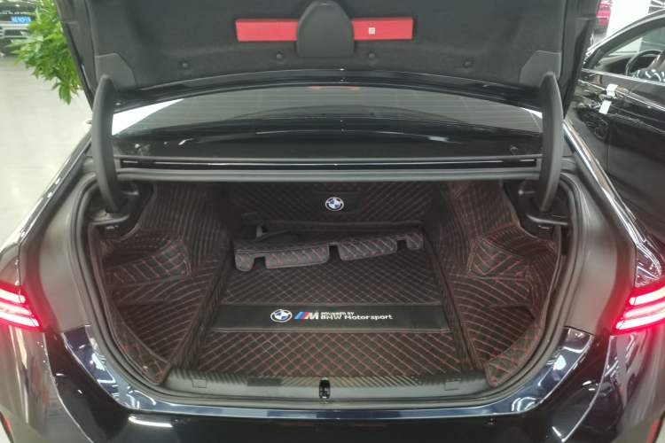 Used BMW 5 Series 2024 530Li Leading Model M Sport Package
