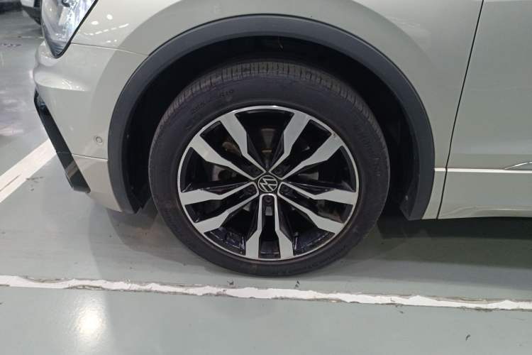 Used Volkswagen Tiguan L 2021 330TSI Automatic Two-Wheel Drive R-Line Enhanced Edition