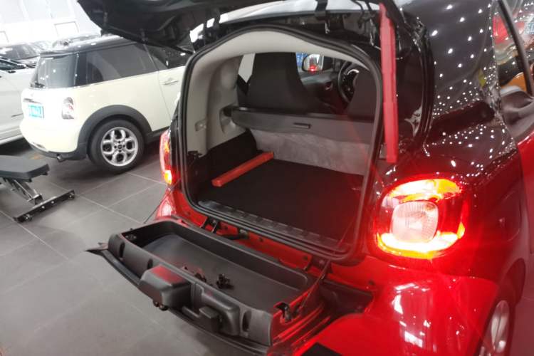 Used  fortwo 2015 1.0L 52 kW hardtop Dynamic version
