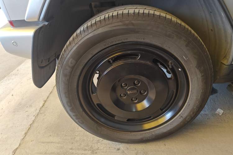 Used  V23 2025 401 Two-Wheel Drive Intelligent Driving Version
