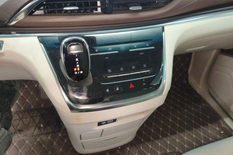 Used Buick GL8 2021 Land Cruiser Executive Class 652T Comfort Model
