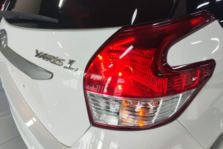 Used Toyota YARiS L 2015 1.5E Automatic Charm Edition
