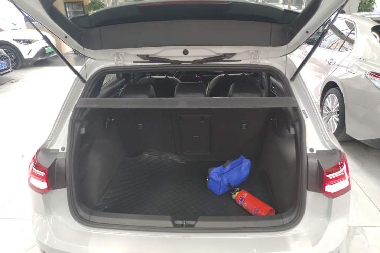 Used Volkswagen Golf 2023 280TSI DSG R-Line Lite
