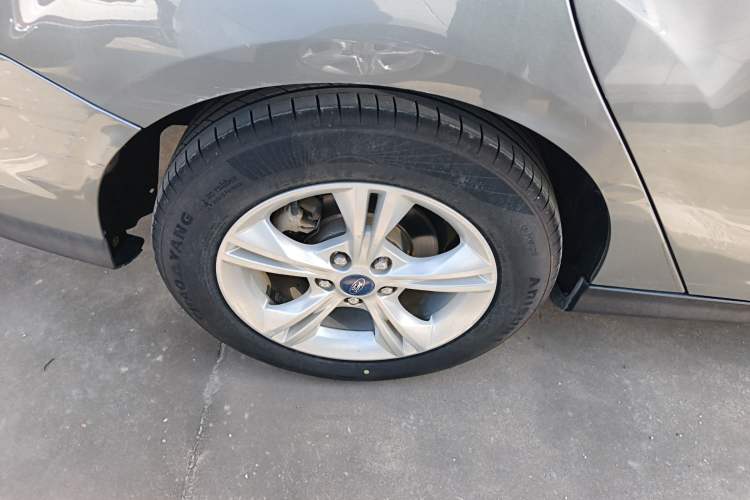 Used Ford Focus 2012 Sedan 1.6L Automatic Fashion Edition