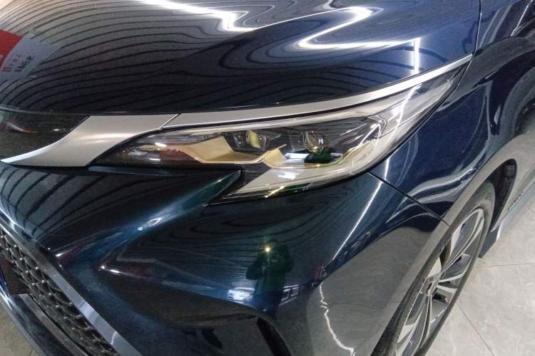 Used Toyota Granvia 2023 2.5L Hybrid Flagship VIP Edition
