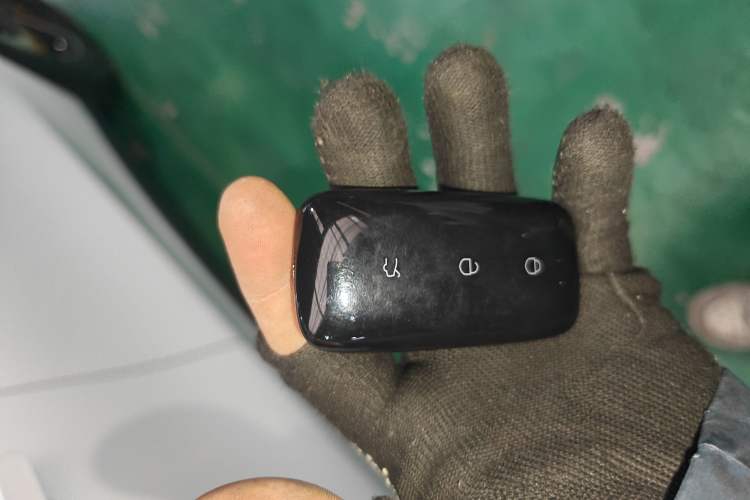 Used  L6 2023 125km MAX