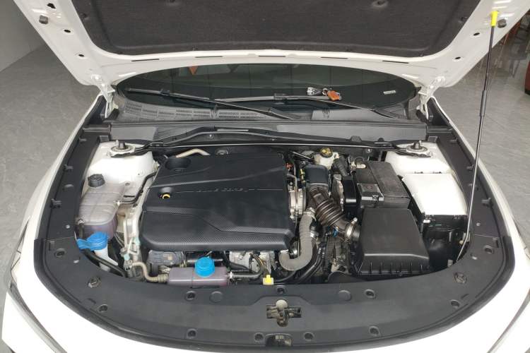 Used Changan UNI-V 2022 1.5T Prestige Version
