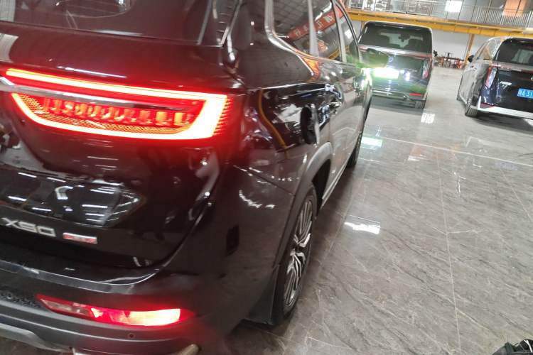 Used Jetour X90 PLUS 2023 1.6TD DCT Flat-Platform + 7 Seats