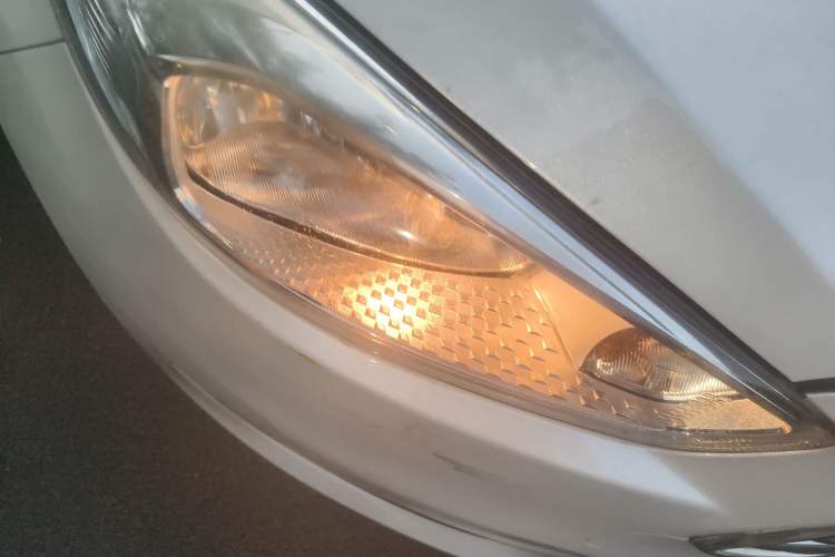 Used Ford Focus 2018 Sedan Classic 1.6L Automatic Trendy SmartDrive Edition
