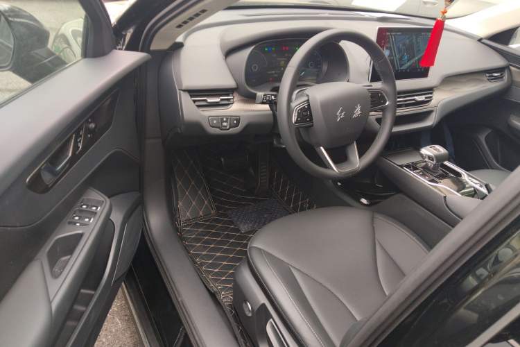 Used Hongqi E-QM5 2022 431 km Charge & Enjoy Edition