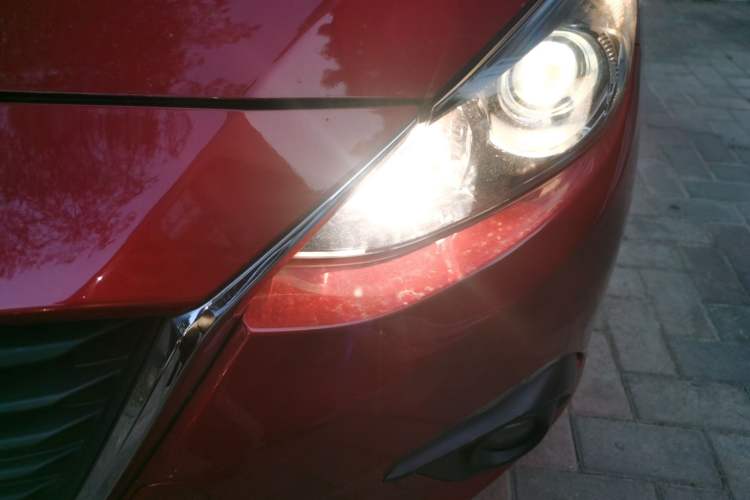 Used Mazda Mazda 3 Axela 2016 Sedan 1.5L Automatic Luxury Model