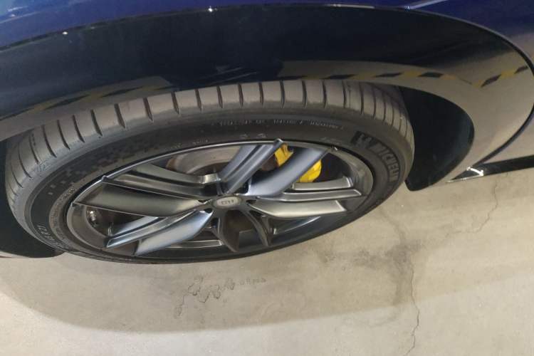 Used  YU7 2025 Ultra-Long Range High-Performance All-Wheel-Drive Max Edition
