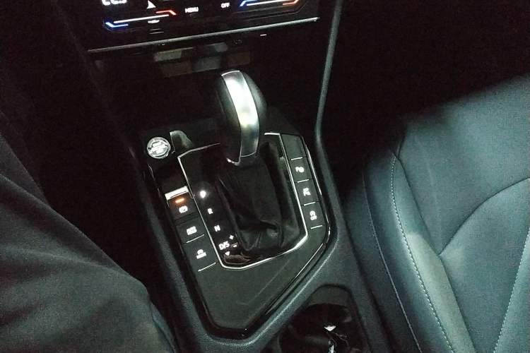 Used Volkswagen Tharu 2024 300TSI Two-Wheel-Drive Moon Luxury Edition