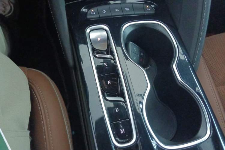 Used Buick Envision 2020 Encore S 652T Four-Wheel Drive Luxury Model
