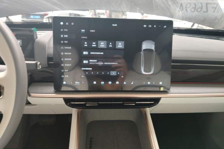 Used  eπ007 2024 Pure Electric 540 All-Wheel Drive Max Edition
