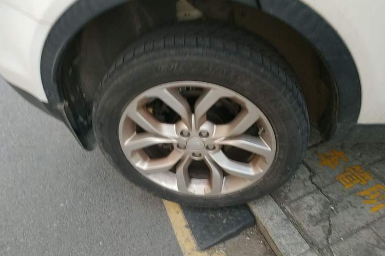 Used Land Rover Discovery Sport 2018 240 PS HSE Version
