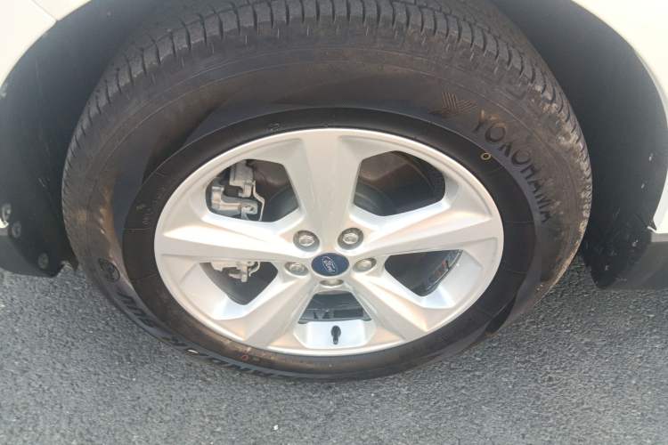 Used Ford Edge 2018 EcoBoost 245 Two-Wheel-Drive Titanium 5-Seater China VI Standard
