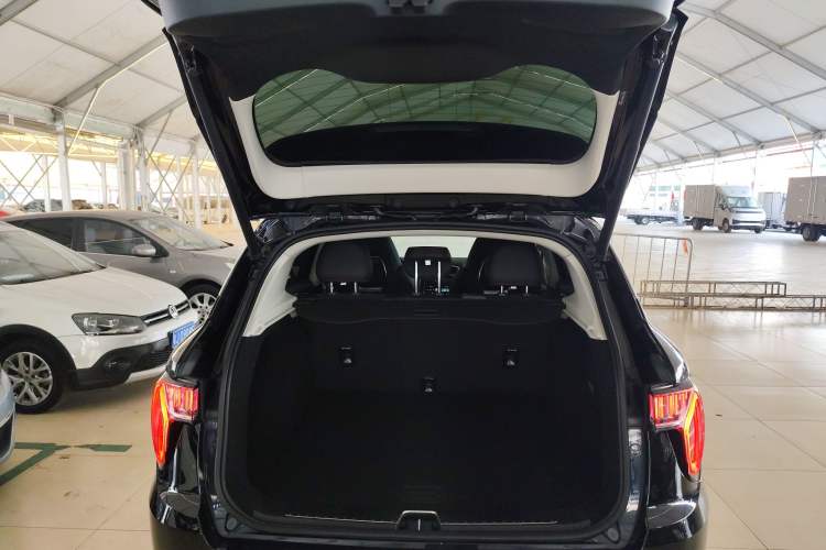 Used Lynk & Co 01 2019 2.0T Four-Wheel Drive Genie Pro Version China VI Standard
