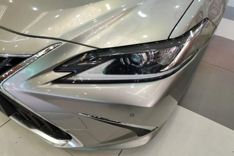 Used Lexus ES 2021 300h Excellence Edition
