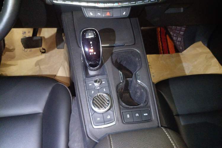 Used Cadillac XT4 2021 28T Two-Wheel Drive Leading Version
