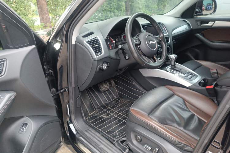 Used Audi Q5 2017 Plus 40 TFSI Technology Model
