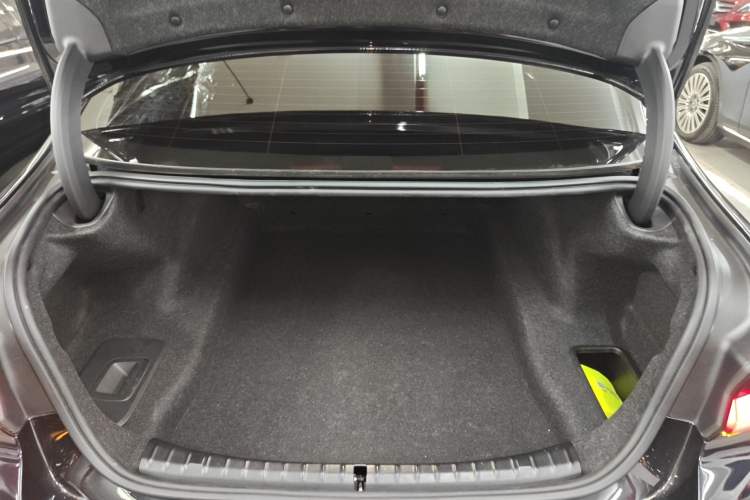 Used BMW 5 Series 2022 Second Facelift 525Li M Sport Package