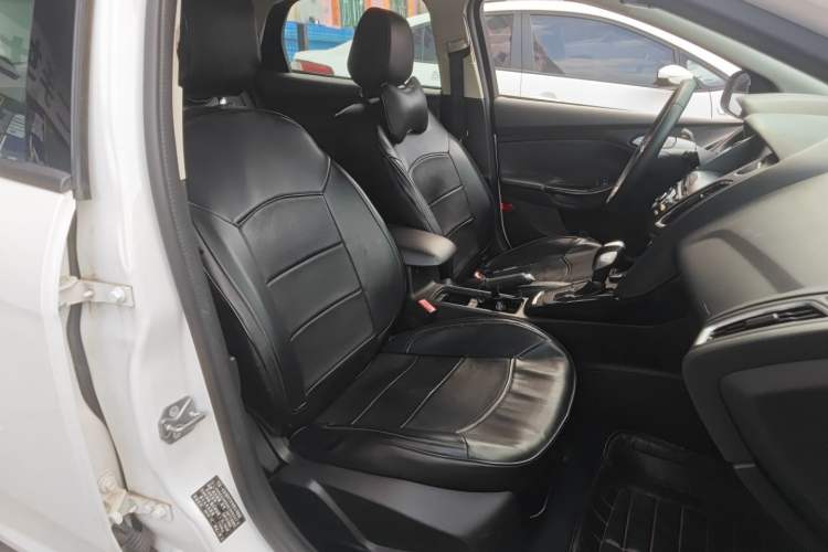 Used Ford Focus 2015 Hatchback EcoBoost 125 Automatic Supreme Style Edition
