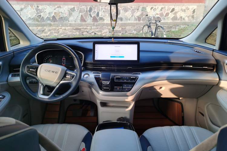 Used Roewe iMAX8 2022 400TGI Celebration Edition
