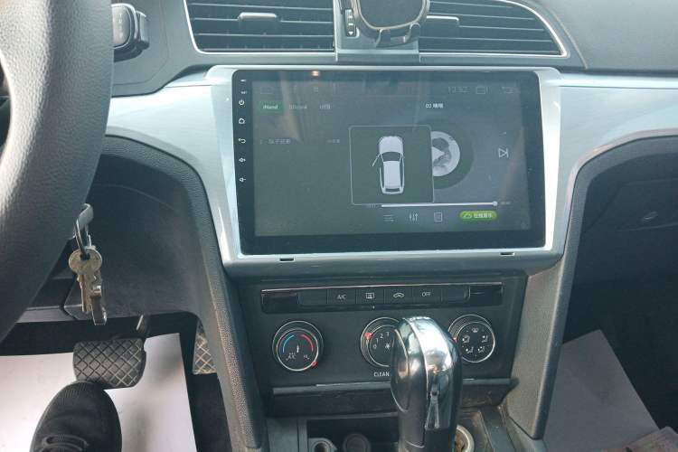 Used Volkswagen Lamando 2017 230TSI DSG Fashion Edition
