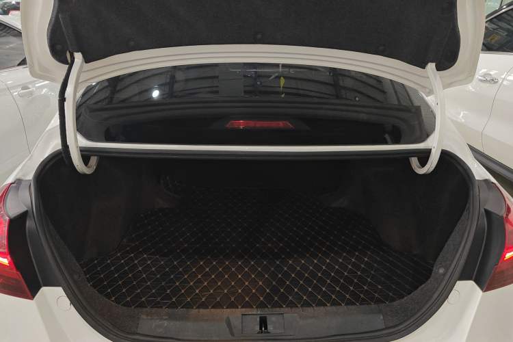 Used Geely Auto Emgrand 2019 Leading Edition 1.5L CVT Upward Asian Games Edition China VI
