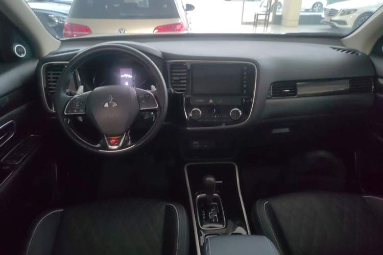 Used Mitsubishi Outlander 2020 2.4L 4x4 Zhi Xiang Edition 5 Seats
