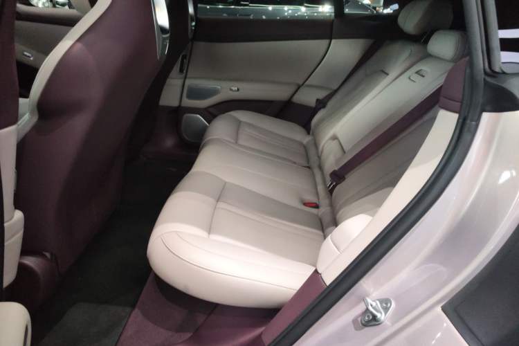 Used  YU7 2025 Ultra-Long Range High-Performance All-Wheel-Drive Max Edition
