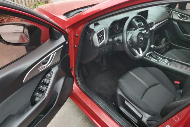 Used Mazda Mazda 3 Axela 2017 Sedan 1.5L Automatic Luxury Model Emission Standard China V
