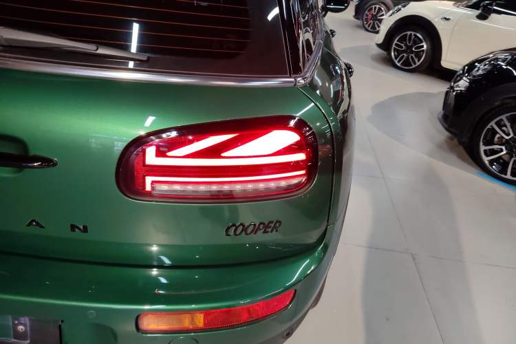 Used  Clubman 2023 1.5T COOPER Connoisseur
