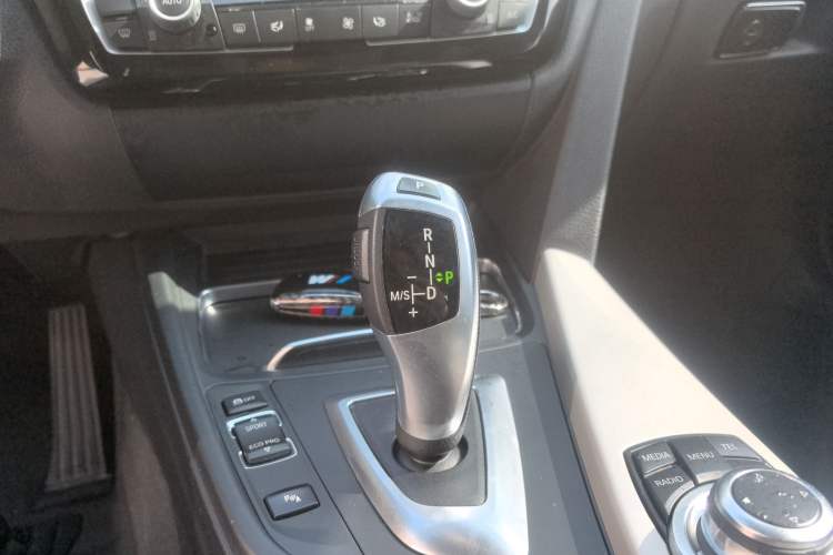 Used BMW 3 Series 2016 320Li Fashion Model
