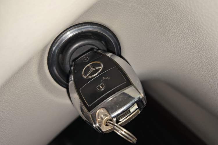 Used Mercedes-Benz R-Class 2014 R 320 4MATIC Business Model