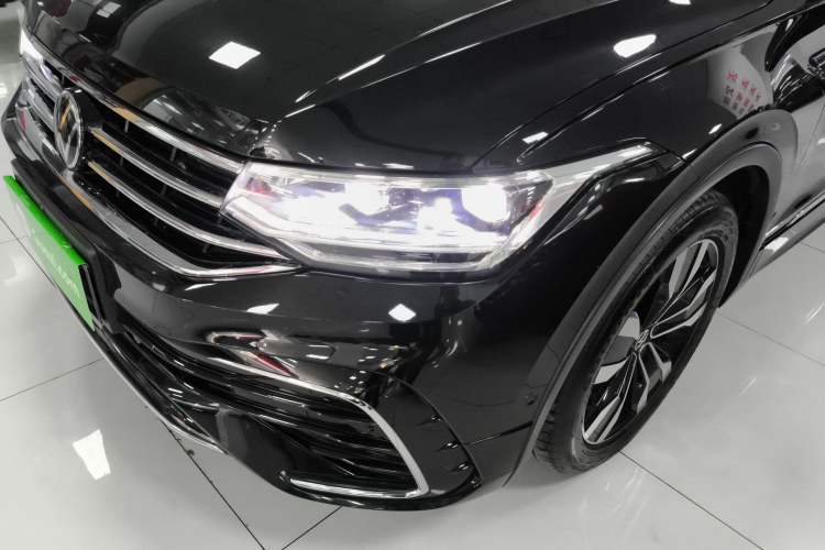 Used Volkswagen Tiguan L 2023 Restyled 330TSI Automatic Two-Wheel Drive R-Line Enhanced Comfort Version
