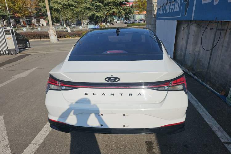 Used Hyundai Elantra 2021 1.5L CVT LUX Prestige Edition
